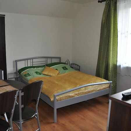 Przylesie Apartment อูเนียยูฟ ภายนอก รูปภาพ