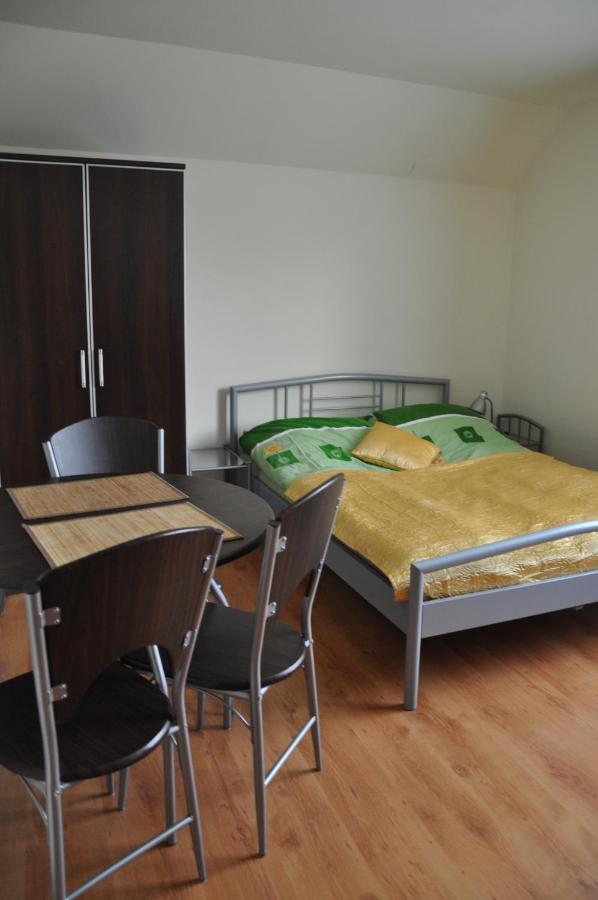 Przylesie Apartment อูเนียยูฟ ภายนอก รูปภาพ